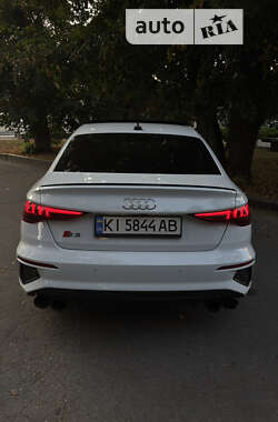 Седан Audi S3 2022 в Буче