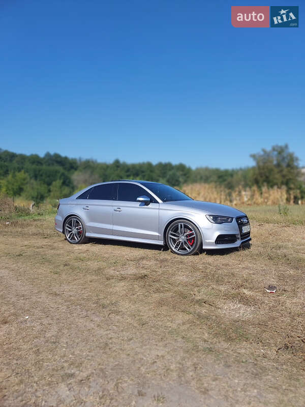 Седан Audi S3 2015 в Черкассах