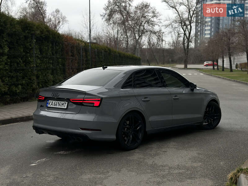 Седан Audi S3 2016 в Киеве