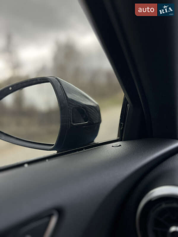 Седан Audi S3 2018 в Киеве