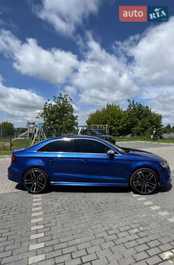 Седан Audi S3 2015 в 