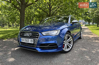 Седан Audi S3 2015 в Хмельницком