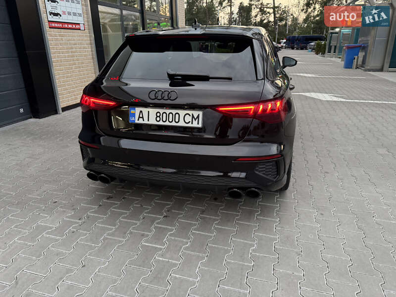 Седан Audi S3 2021 в 