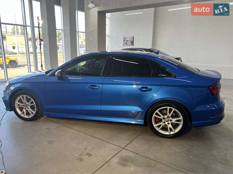 Седан Audi S3 2018 в Киеве