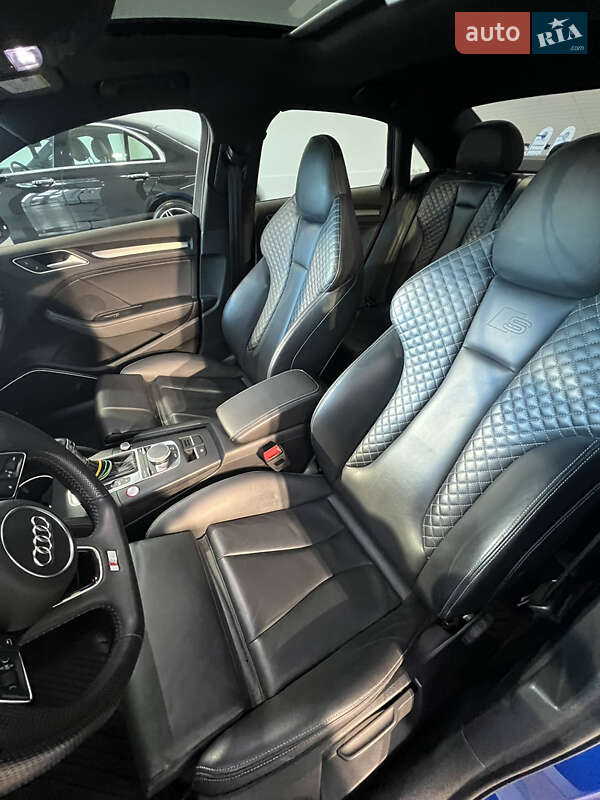 Седан Audi S3 2018 в Киеве