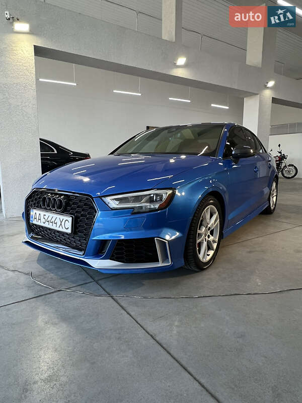 Седан Audi S3 2018 в Киеве
