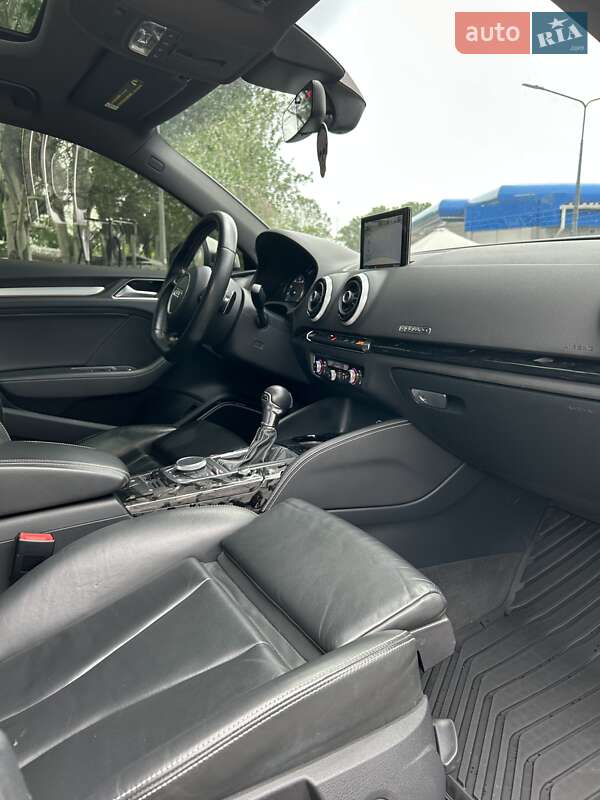 Седан Audi S3 2015 в Днепре
