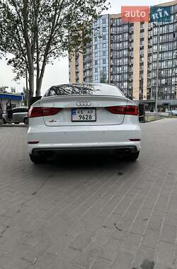 Седан Audi S3 2015 в 