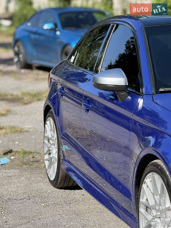 Седан Audi S3 2014 в Киеве