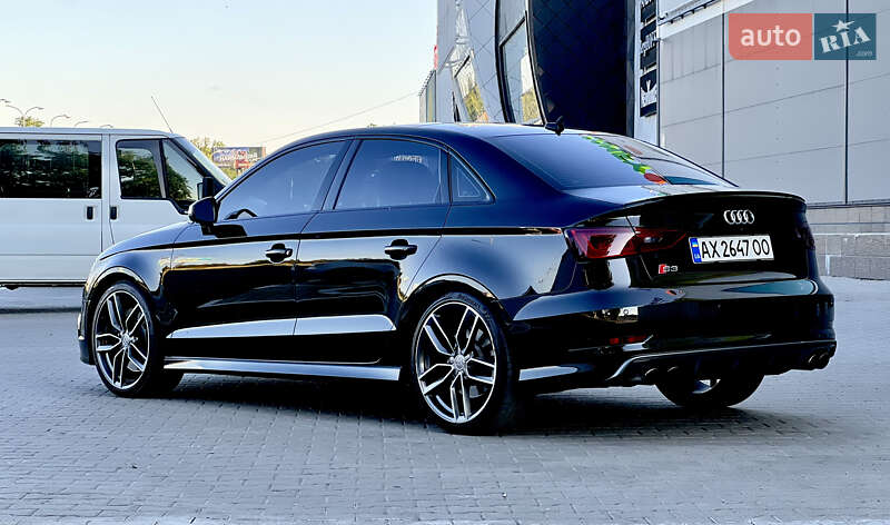 Седан Audi S3 2014 в Киеве