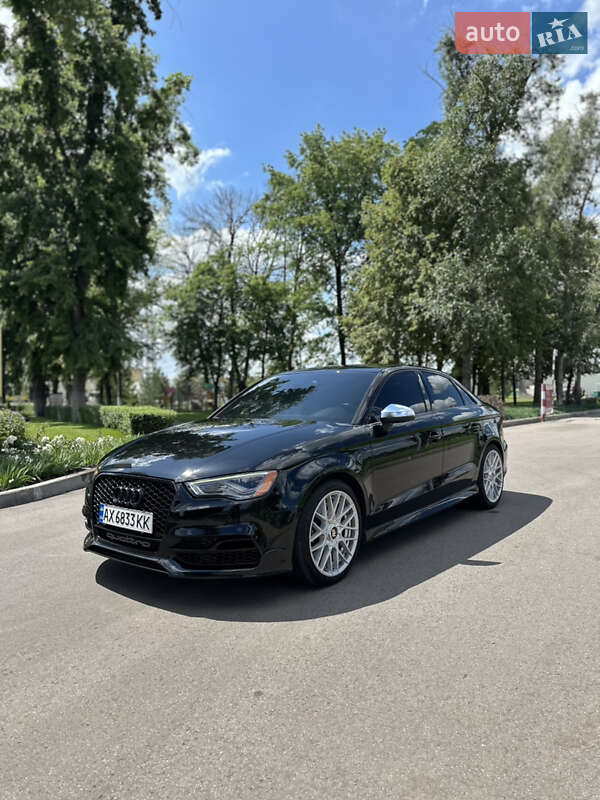 Седан Audi S3 2015 в 