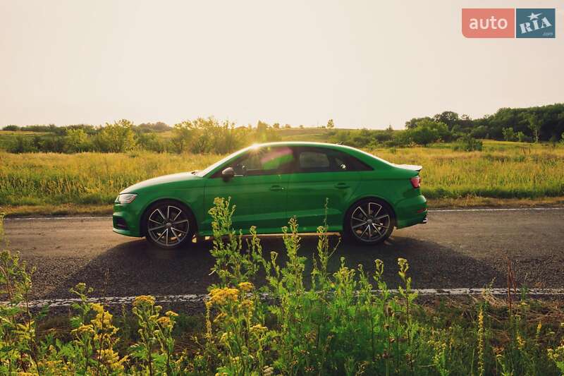 Седан Audi S3 2017 в Тернополі
