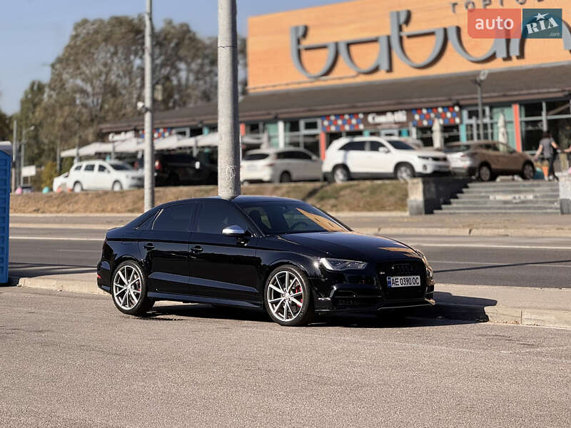 Седан Audi S3 2016 в Дніпрі