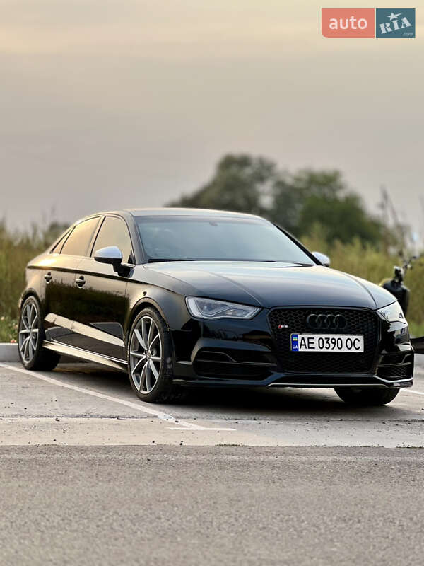 Седан Audi S3 2016 в Дніпрі