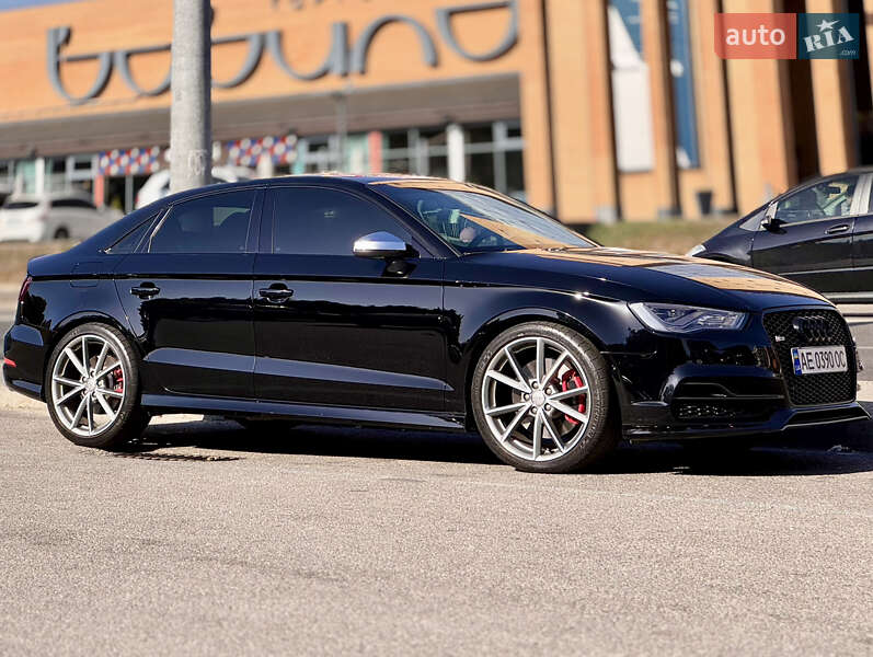 Седан Audi S3 2016 в Дніпрі