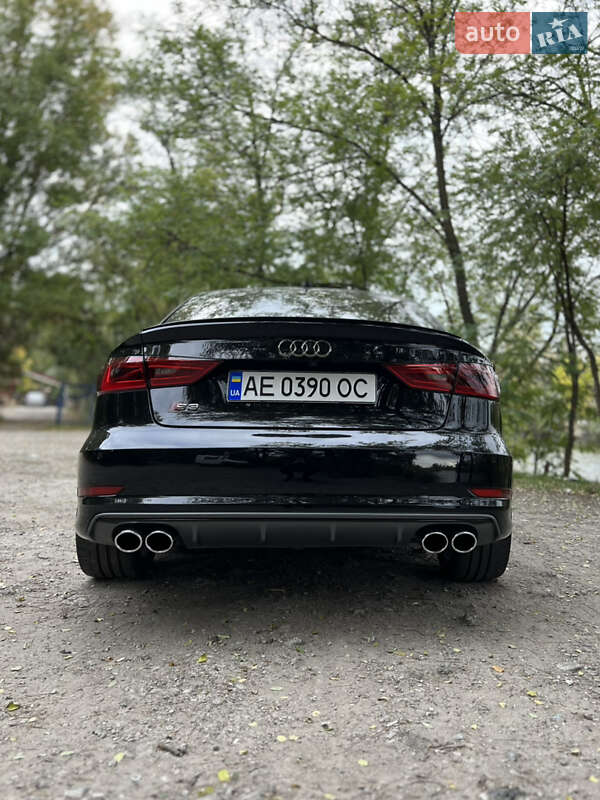 Седан Audi S3 2016 в Днепре