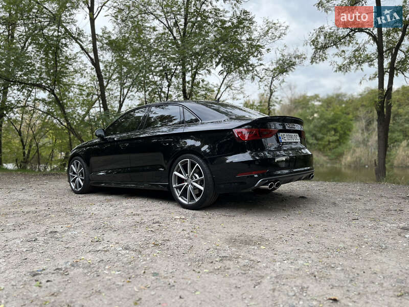 Седан Audi S3 2016 в Дніпрі