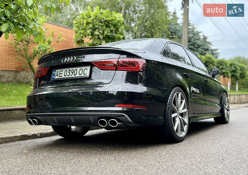Седан Audi S3 2016 в Дніпрі