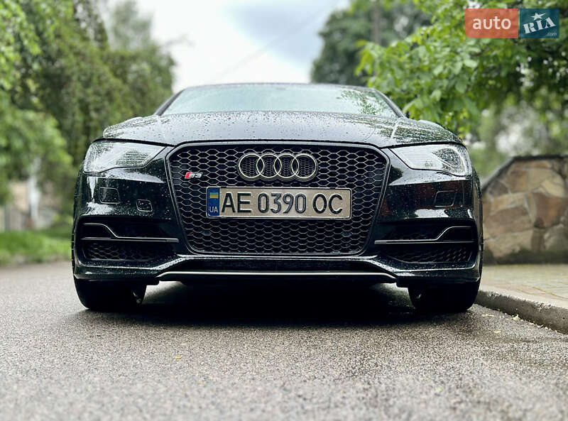 Седан Audi S3 2016 в Днепре