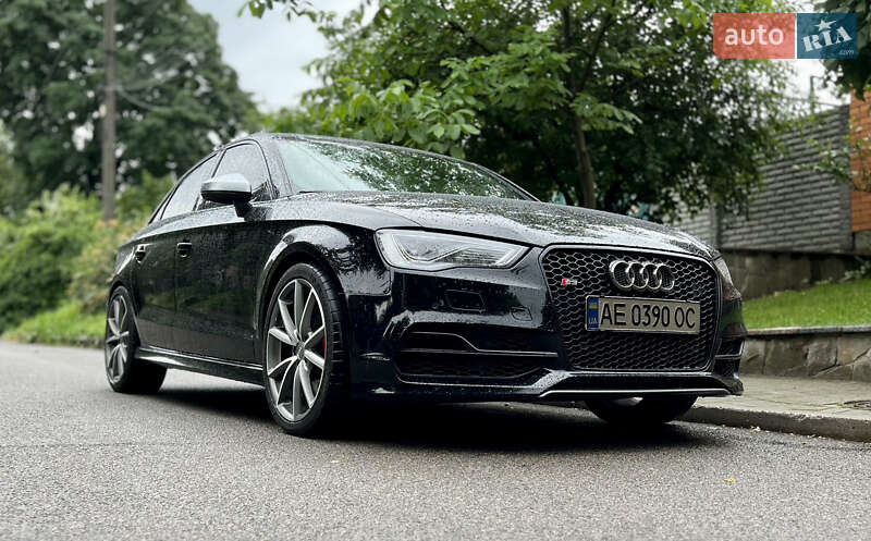 Седан Audi S3 2016 в Дніпрі