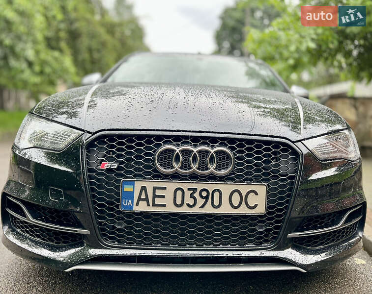 Седан Audi S3 2016 в Днепре