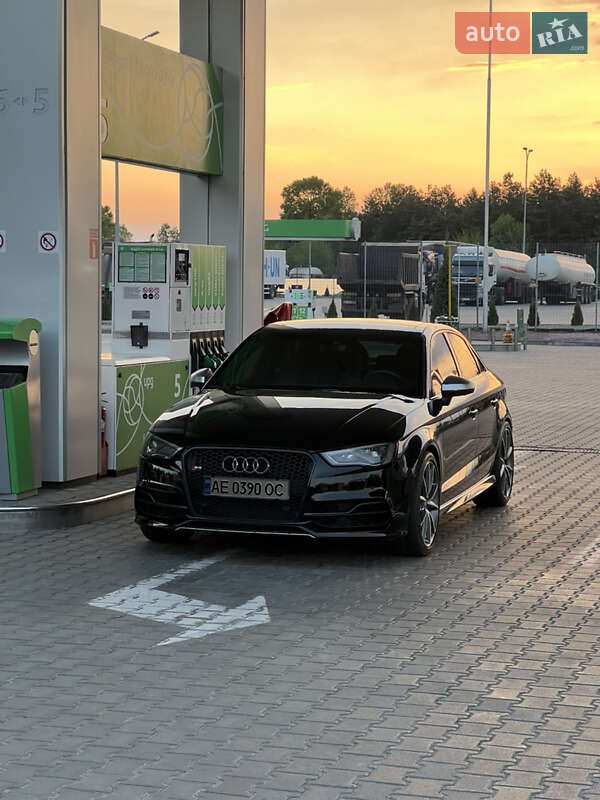 Седан Audi S3 2016 в Дніпрі