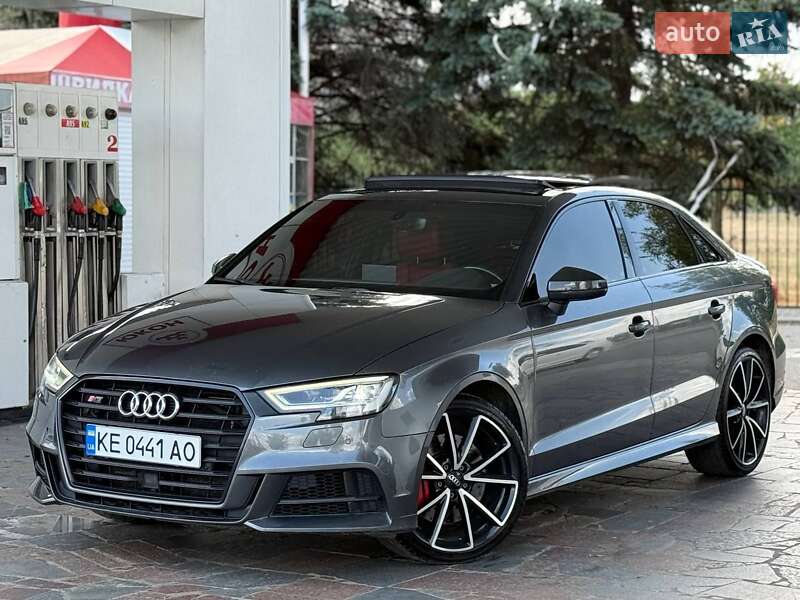Седан Audi S3 2017 в 