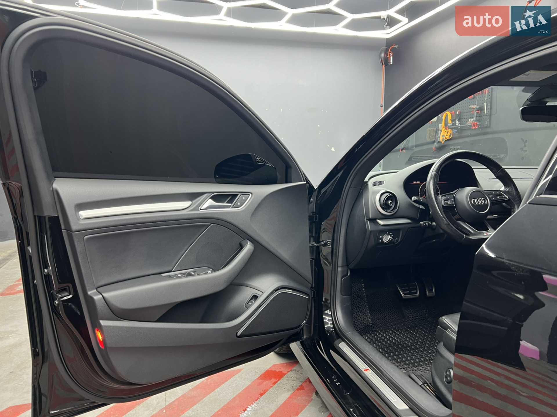 2016 Audi S3 - мініатюра 13