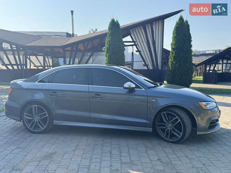 Седан Audi S3 2014 в Вижниці