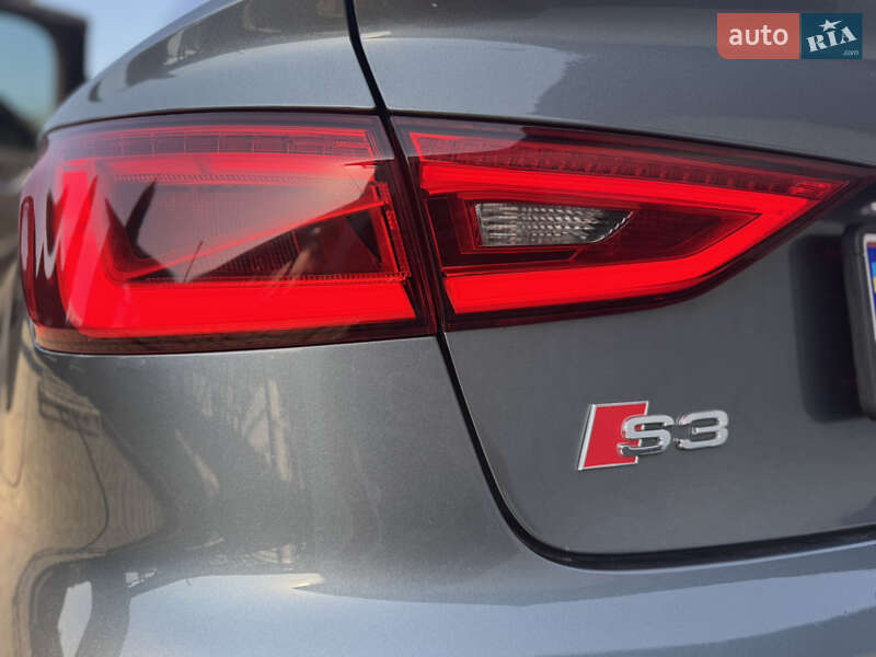 Седан Audi S3 2014 в Вижниці