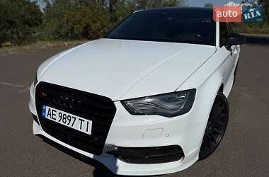 Седан Audi S3 2015 в 