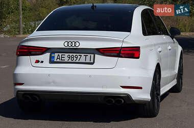 Седан Audi S3 2015 в 