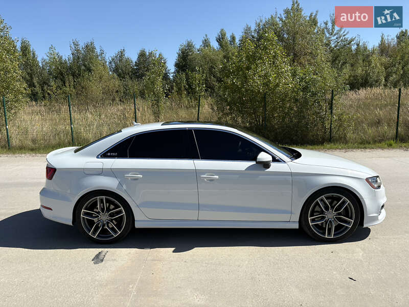 Седан Audi S3 2015 в Коростені