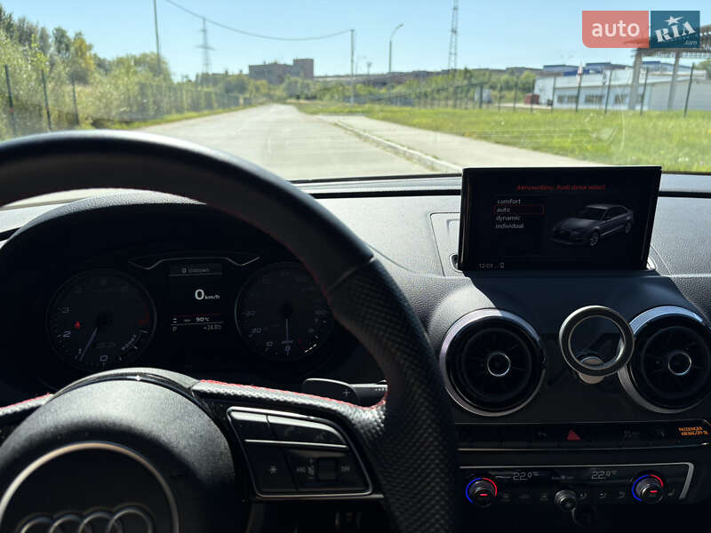 Седан Audi S3 2015 в Коростені