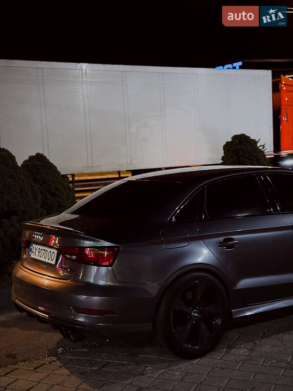 Седан Audi S3 2017 в Харкові