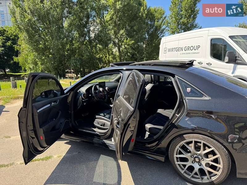 Седан Audi S3 2015 в Киеве