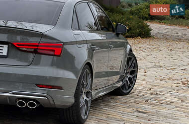 Седан Audi S3 2019 в 
