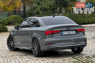 Седан Audi S3 2019 в 