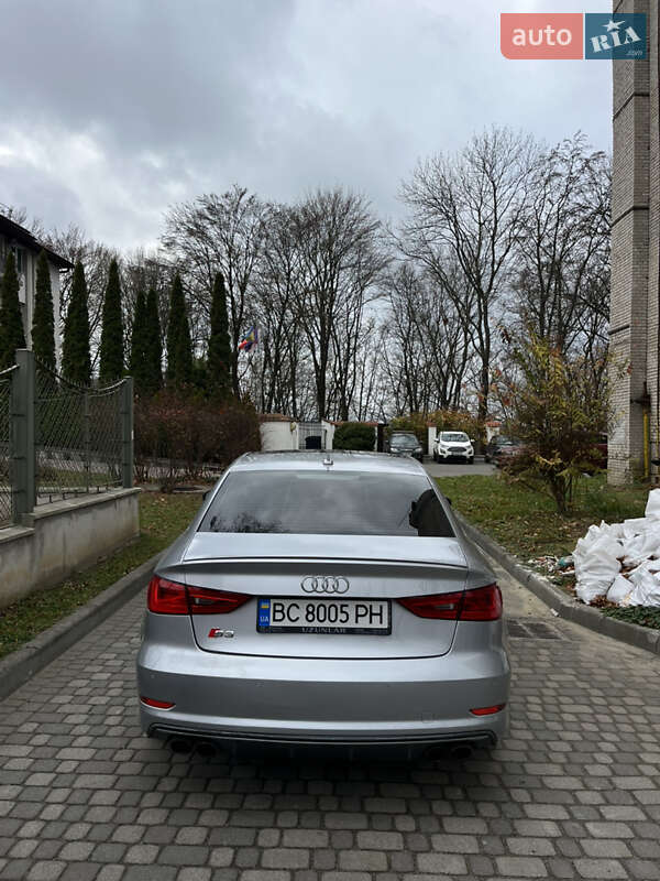 Седан Audi S3 2015 в Львові