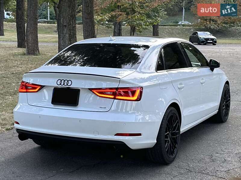 Седан Audi S3 2014 в Вінниці