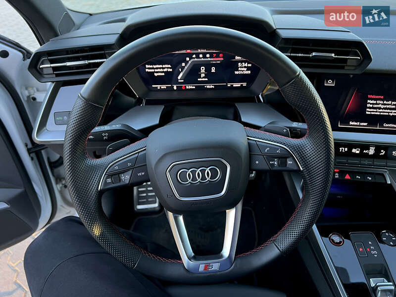 Седан Audi S3 2023 в Львові