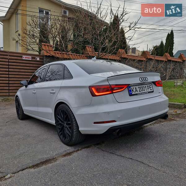 Седан Audi S3 2014 в Виннице