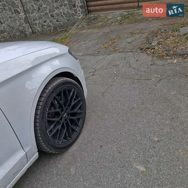 Седан Audi S3 2014 в Виннице