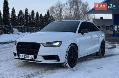 Седан Audi S3 2014 в Смілі
