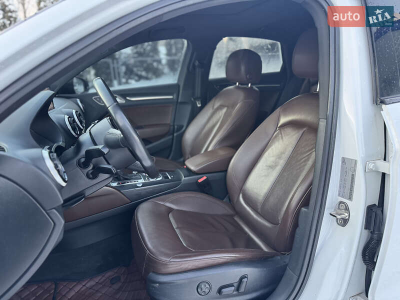 Седан Audi S3 2014 в Смілі