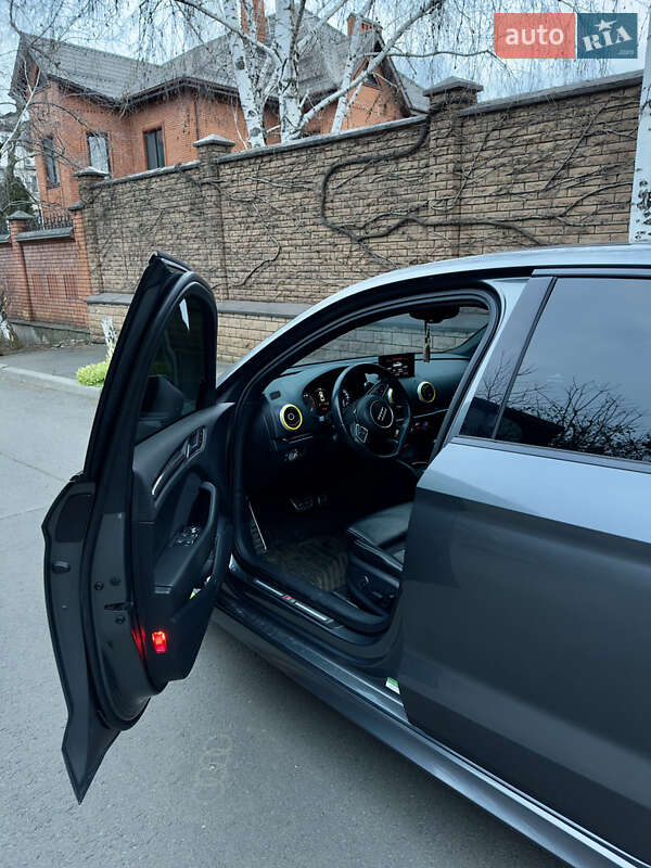 Седан Audi S3 2015 в Кривому Розі