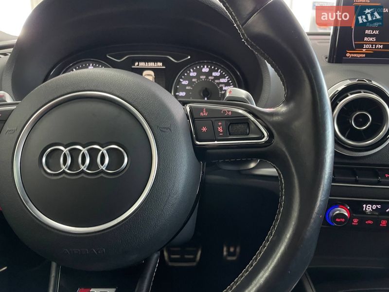 Седан Audi S3 2014 в Киеве