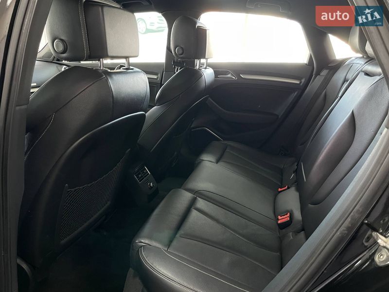 Седан Audi S3 2014 в Киеве