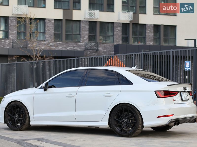 Седан Audi S3 2015 в Кропивницькому