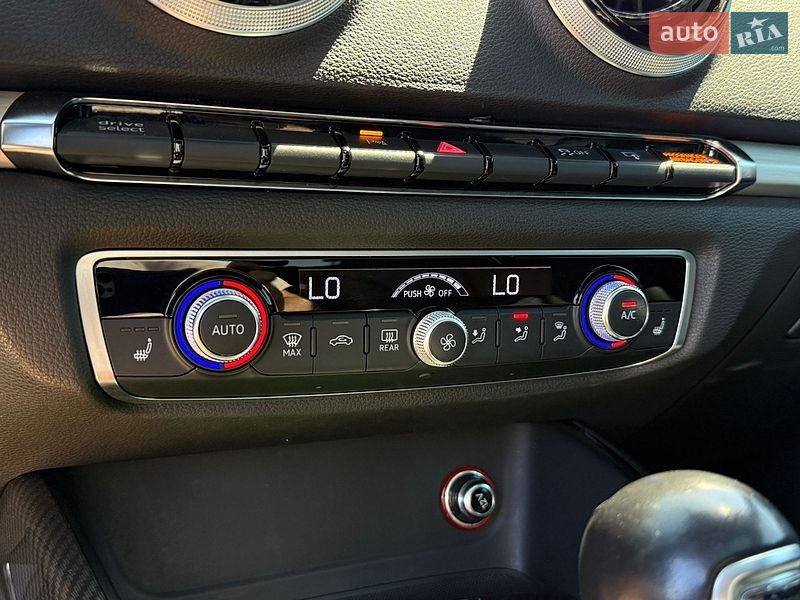 Седан Audi S3 2016 в Стрые